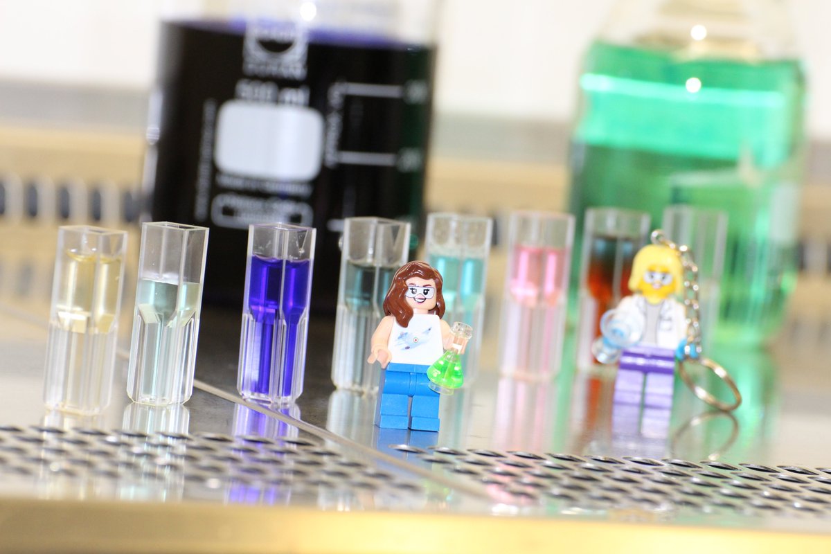 UoNSPT's tweet photo. Easter is approaching, and it might be rather different for all of us this year. 
We thought it might be an egg-cecelnt idea to have a virtual interactive Easter egg hunt through our lab.
Find the eggs, have fun, and learn about our research
https://t.co/JDKbJgcsNX #RealTimeChem https://t.co/YbGxdPseqh