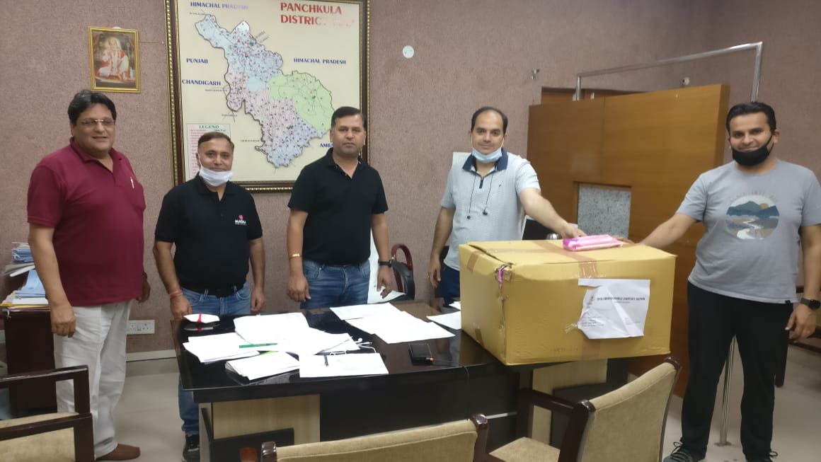 ggbhartiya's tweet photo. On the occasion on 40th #BJPSthapnaDiwas, Distribution of Sanitary pads by our TEAM VOLUNTEERS COVID 19 ,Planning to distribute around 70,000 pcs in Panchkula #IndiaFightsCorona https://t.co/Da3SFa2Y4T