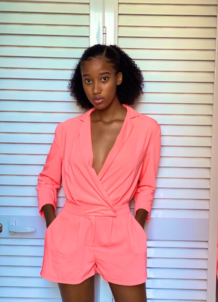 mbsstoreluanda's tweet photo. @ango_famosinhos

#famosinha @FRose47 
Follow - me in Instagram - https://t.co/4AkkQpHolY

#ango #moz #vogueeko #blackprincess #blackgirlmagic #newnu #curvesgirls
#africanature #Africanskins #africangirls #africanart #blackandwhite https://t.co/lMror0sQSk
