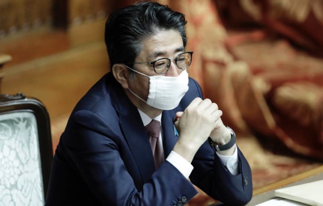jhonysasaki's tweet photo. O primeiro-ministro Abe Shinzo declarará estado de emergência devido ao surto de coronavírus em Tóquio e em outras seis prefeituras na terça-feira (7).
A declaração cobrirá Tóquio, Kanagawa, Saitama, Chiba, Osaka, Hyogo e Fukuoka. #ipcdigital #noticiasdoj https://t.co/BJ51EMh0Yu https://t.co/cbhR8XEedI