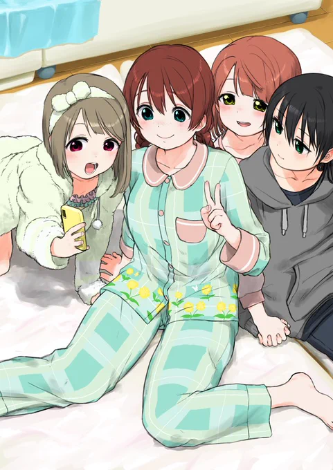 とりあえずピースをするエマちゃ 