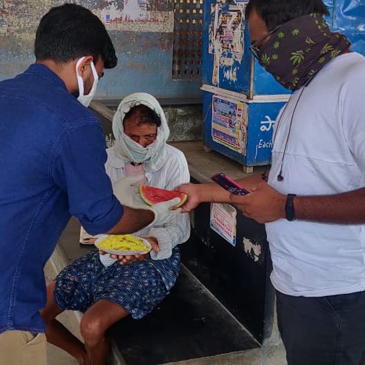 JuluriCharith's tweet image. #acceptchallenge and Feed the need 
@KTRTRS 
@Collector_NLG 
@nalgonda_sp @vinay_vangala  #faithbanjarahhome 
#vedhafoundtion 
#manamathapitha
#saveindia🇮🇳✊ 
#StayHome