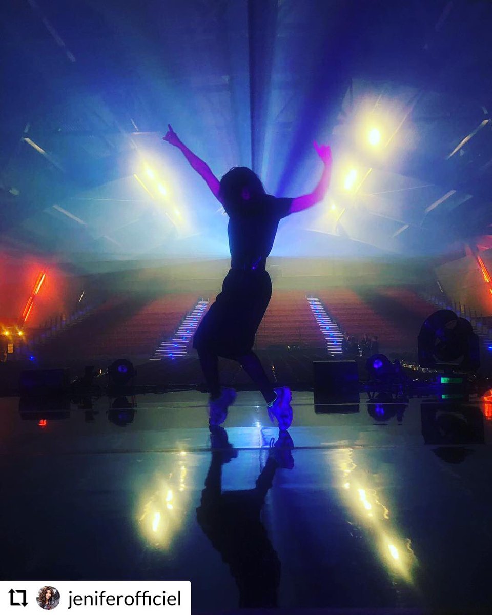onaimejenifer's tweet photo. Souvenirs de @jeniferofficiel les 5 et 6 avril 2019 à @villedelyon et #Annecy pour les deux dernières date de la vague #ProcheEtIntime de sa #NouvellePage2Tournées ❤️
Qui y était ? https://t.co/bT4VulUAYJ