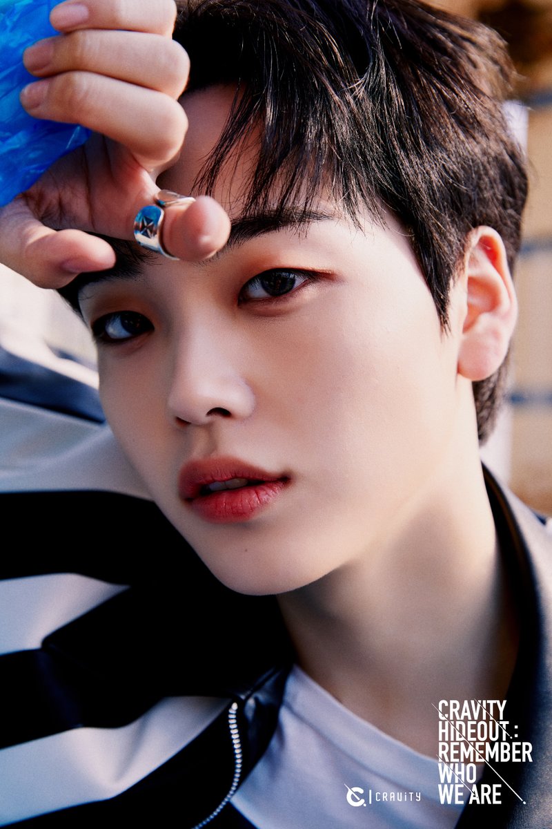 CRAVITYstarship's tweet photo. CRAVITY
SEASON 1 <HIDEOUT>
REMEMBER WHO WE ARE

2020.04.14 RELEASE 

CONCEPT PHOTO #2
형준(HYEONGJUN)

#CRAVITY #크래비티
#형준 #HYEONGJUN
#HIDEOUT
#REMEMBER_WHO_WE_ARE https://t.co/tAl5Gw65zY