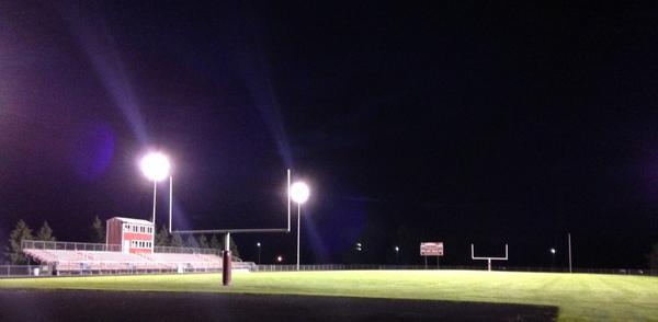 AnnandaleCards's tweet photo. Lights on Annandale Cardinals Football Field will be turned on at 8:20 tonight &amp; will be on for 20 min. &amp; 20 sec. as a sign of hope &amp; to show support for our Class of 2020 &amp; all others for their efforts &amp; sacrifices. Enjoy from afar. @MSHSLjohn #BeTheLightMN  #CardinalStrong https://t.co/ysTEMJGVjR