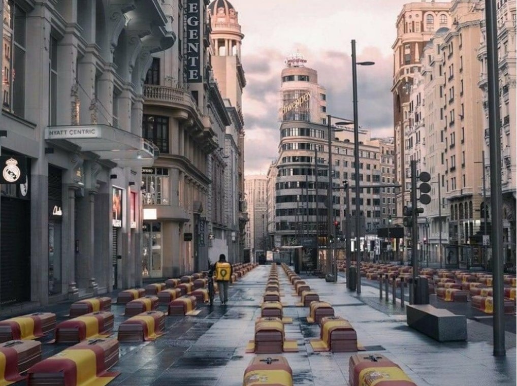 Cesarnavas_31's tweet photo. Nuestros queridos patriotas de V🤢X manipulan una foto de Gran Vía poniendo ataúdes. Hace falta un poquito de respeto, empatía y sobre todo educación. Las cosas se pueden reivindicar  pero no metiendo muertos de por medio. Ahora si quiereis los seguís votando. Ridículos. https://t.co/d0FH9Rzm1g