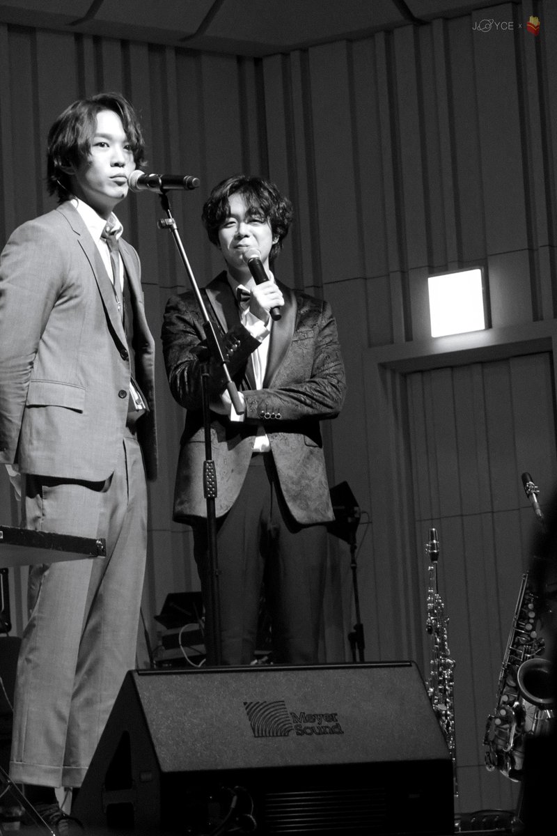 j12344321_'s tweet photo. 191207 Mellow Kitchen - Winter Concert ๋ฉ๋ก์ฐํค์น ์ฝ์ํธ
๋ฉ๋ก์ฐํค์น x Kevin Oh ์ผ๋น์ค
๋ก๊ณ ํฌ๋กญ ๐
โโ๏ธ / 2์ฐจ๊ฐ๊ณต ๐
โโ๏ธ/ ํ๊ฐ ์์ด ๋ค์ ์
๋ก๋ํ๋ค๐
โโ๏ธ
#๋ฉ๋ก์ฐํค์น #MellowKitchen #์ผ๋น์ค #KevinOh #์ํผ๋ฐด๋ #Superband https://t.co/eQtA8qxGSt