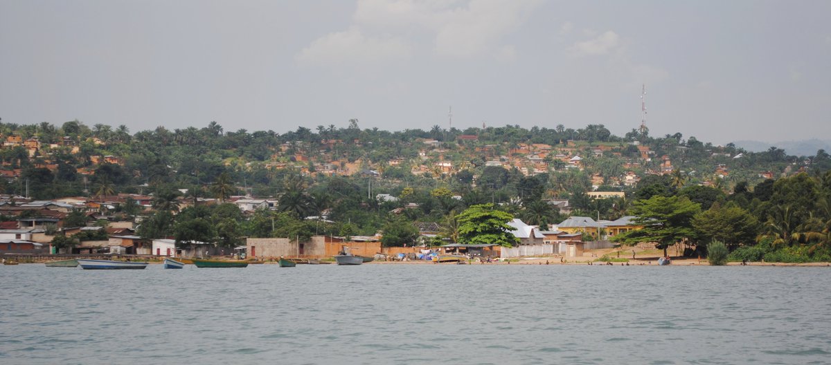  149 personnes venues de la  #RDC par le lac  #Tanganyika ont été relâchés après 14 jours de confinement dans la ville de  #Rumonge, ainsi que 30 travailleurs saisonniers à  #Makamba, qui étaient entrés au  #Burundi par la Malagarazi   https://www.facebook.com/Jimbere.Magazine/photos/a.1705458803025252/2558516854386105/