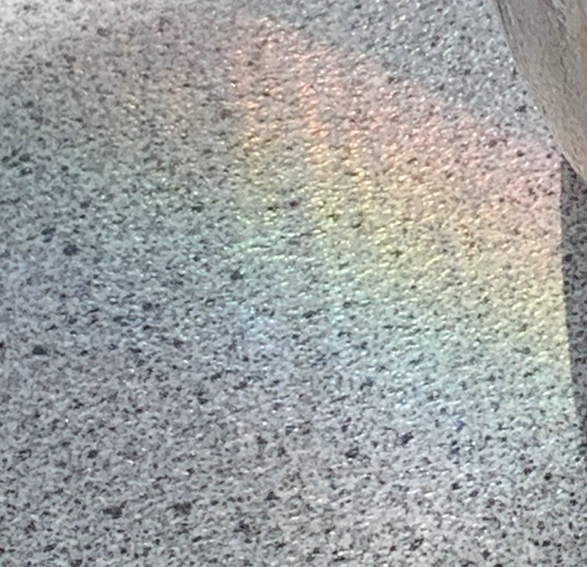 stories_rainbow's tweet image. Very subtle rainbow seen today. Some days the hope may not be completely obvious, it may be hiding but it is still there maybe just a little fainter than other days. Keep hoping. Keep #searchingforrainbows #searchforhope #staypositive #stayhome