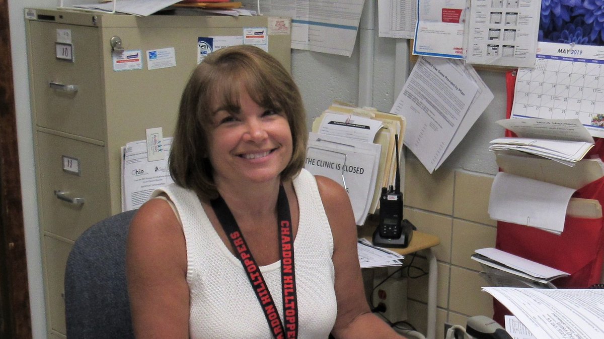 From Chardon Schools Nurse Hoffmann:
W/the new recommendation to wear masks in public, here is a no-sew video: youtu.be/1r2C1zGUHbU
NOTE: Hair tie is easier on the ears than rubber bands. Also, youtu.be/4xFY3aPF7E4 describes how to properly use gloves &amp; masks.
#WeAreChardon