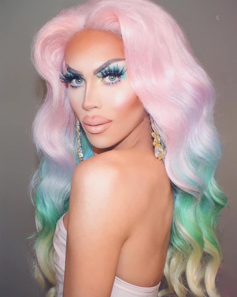 Isis_Deverreoux's tweet photo. I am sick of my sister! She literally makes me want to burn my makeup brushes! 😭🤣😂 #Stunning and #Talented #ThatBish @thecaracavalli https://t.co/972RiPRzFB