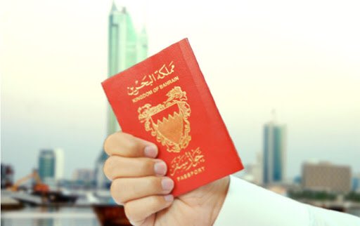 iriffa3i's tweet photo. كانو يتسابقون للحصول على الجنسيةالأمريكية والبريطانيةوالأوروبية لما في تلك الدول"حسب معتقدهم"من إنسانية وحفاظ على الحقوق
حتى جاء #كورونا ليرِي العالم حقائق الأمور  جلية بكل الأدلة والبراهين.وليرَى الجميع ان #الجنسية_البحرينية كانت وستظل الأعظم بقيادتهاالتي أذهلت العالم بإنسانيتها https://t.co/ZxZNGir0Kw