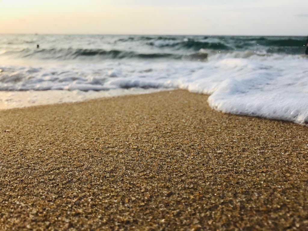 RadhiiZ's tweet photo. කාලෙකින් ගියේ නෑ...මේ ටයිම් එකනම් නියමයි...✨🌊🏝🔥🌴 #beachlife #evening https://t.co/pSPyP7RxJx