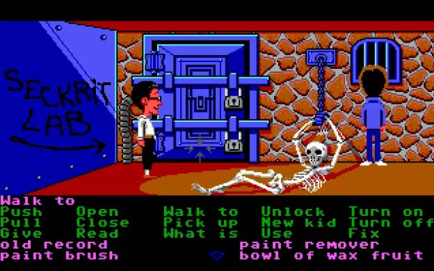 51. Maniac MansionEl primer juego que usaría el motor SCUMM para aventuras gráficas de Point and Click, creado por el gran  @grumpygamer.Muy original el hecho de que pudieses elegir 3 personajes que quisieses, afectando a cómo tendrías que resolver ciertos puzzles