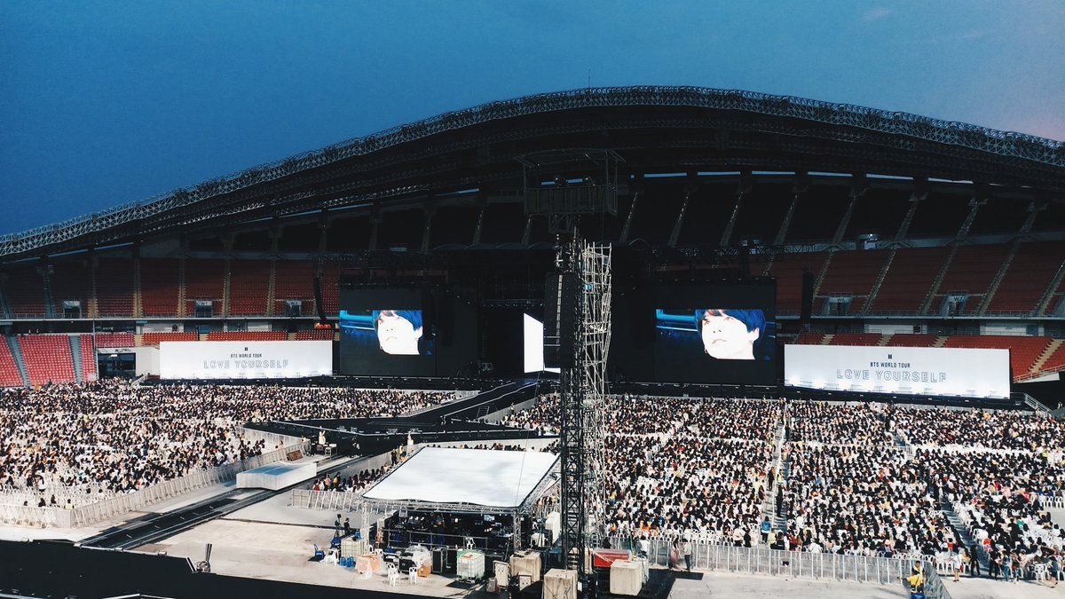 mintnylee's tweet photo. 6.7 Apirl 2019

My Good Time 💜
#HappyAnniversaryLYS_BKK https://t.co/D5Wwq7Ak9S