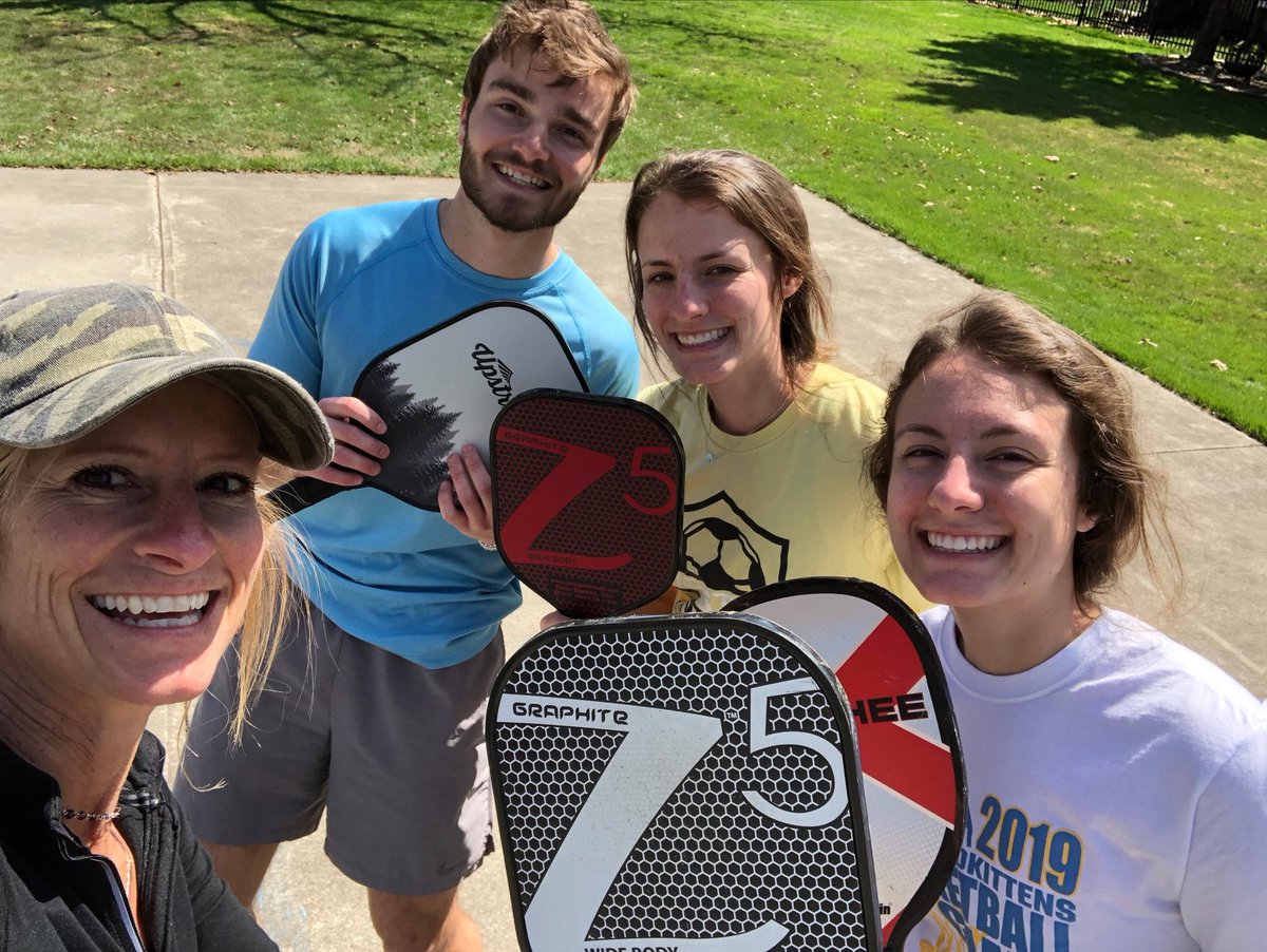SandyDackin's tweet photo. Advantages of working from home...lunchtime pickleball match! #FamilyFun https://t.co/i05NYAS3Z1