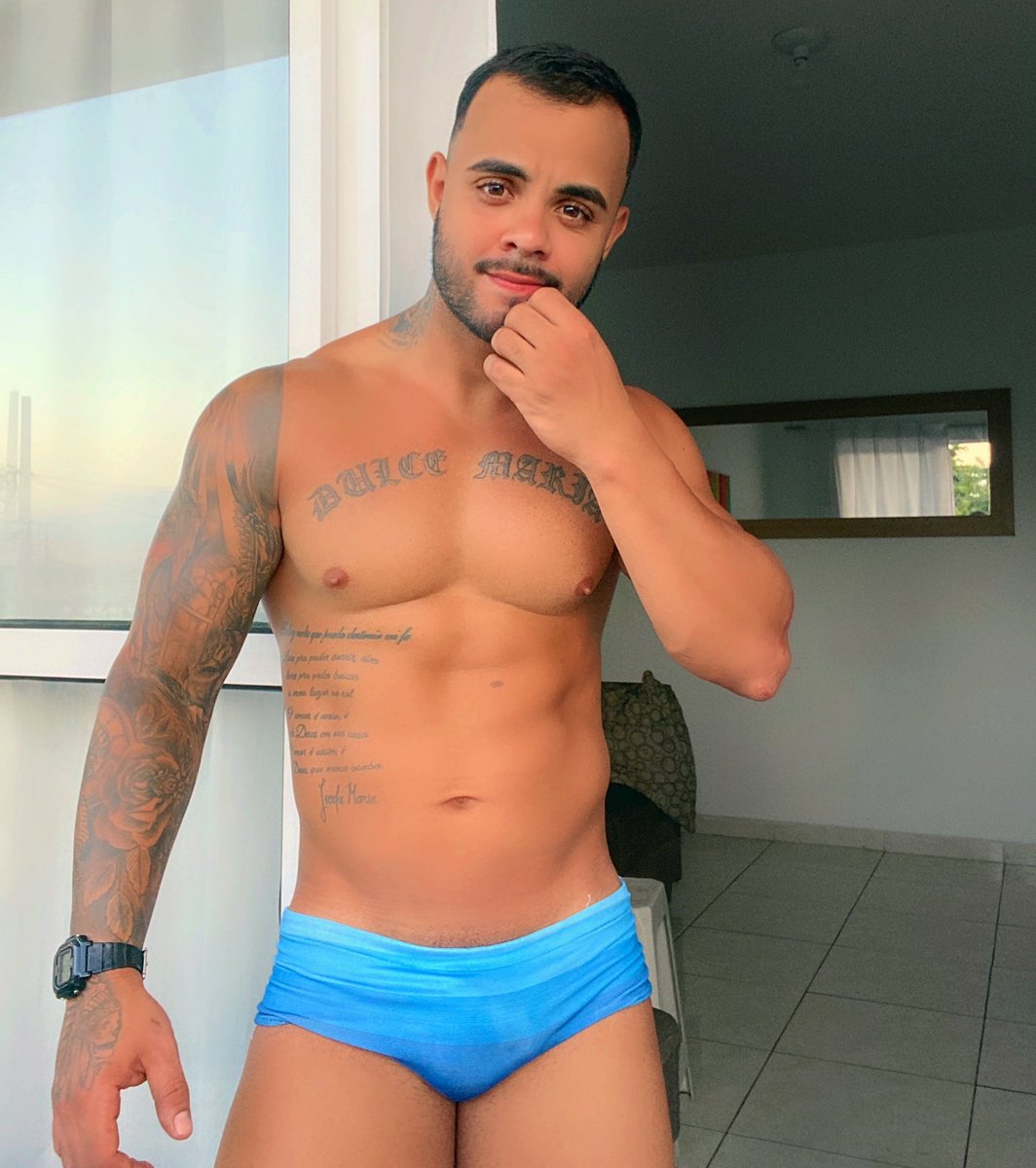 brunnoprado3's tweet photo. Saudades da praia né meu filho https://t.co/bZFpvSvOxv