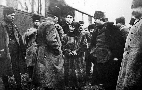 drfahrettinkoca's tweet photo. ANADOLU AJANSI, 100 YIL ÖNCE BUGÜN Milli Mücadele’nin ön saflarında yer alan iki aydınımızın önerisiyle Mustafa Kemal Paşa tarafından kuruldu, Milli Mücadele’nin haber kaynağı oldu. Kuruluşunun 100. yılında benzer bir görev üstleniyor. Yürekten kutluyoruz. https://t.co/J7ledYJcxa