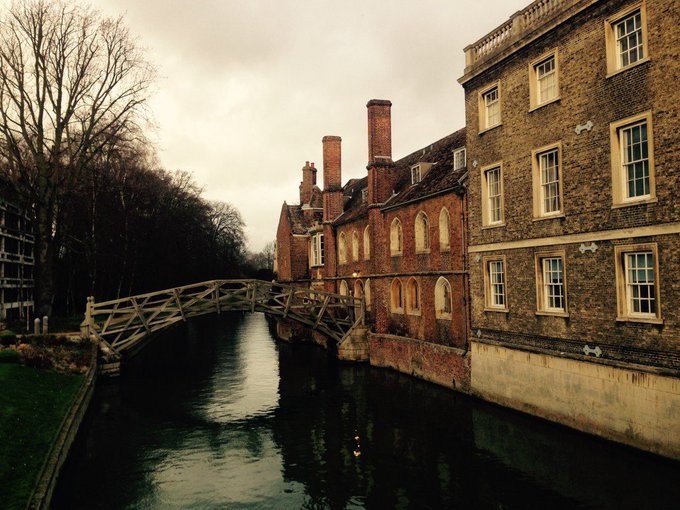 FSLidiomas's tweet photo. #Cambridge 🇬🇧 es considerada una ciudad universitaria y es que buena parte de su #población, aproximadamente una cuarta parte, son #estudiantes 📚✍

️➡️https://t.co/GOrqZy4mBM https://t.co/inADls5oH7