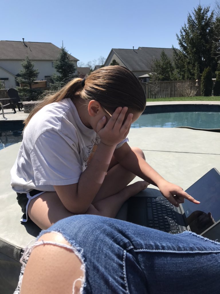 amycraycraft02's tweet photo. Home school 😎 https://t.co/z03C5it86B