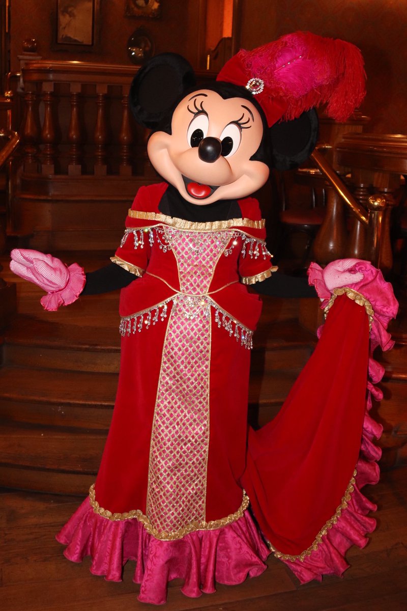 360DegreesofDis's tweet photo. #MinnieMouse always knows how to dress, no matter where she might be! #DLP #DisneylandParis #LuckyNuggetSaloon #TeaTime #Frontierland #DisneyFrontier #DisneyWestern #ミニーマウス https://t.co/PM3tWrr8br