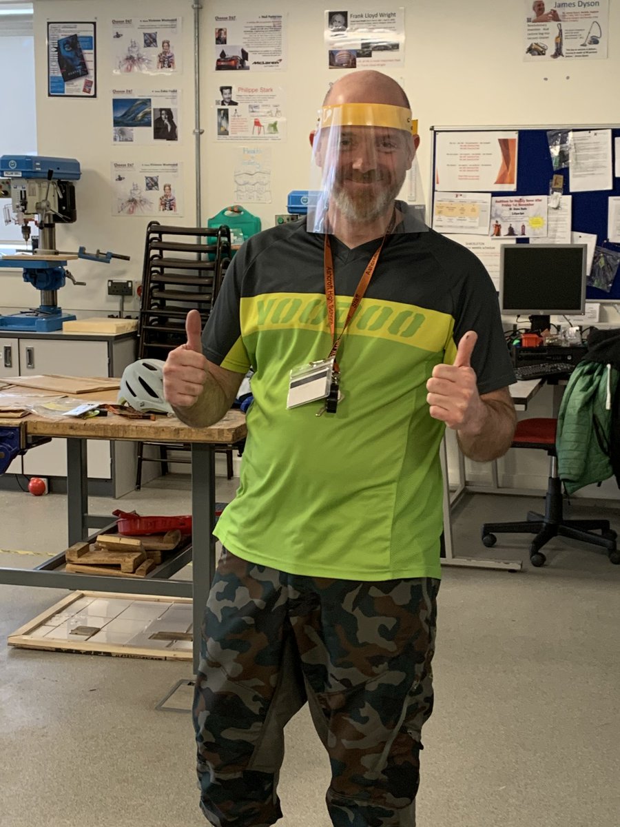 lutoncouncil's tweet image. An incredible gesture and top quality work from the amazing staff and pupils @AshcroftHigh 👏😘

They have made vital protective headgear to keep our social workers safe while we wait for a delivery from the government for PPE m.luton.gov.uk/Page/Show/news…