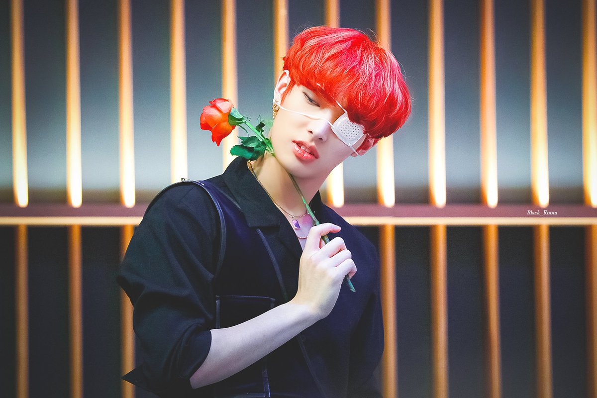 archivemingi's tweet photo. mingi really embodies the ‘90s heartthrob vibe 

cr. black room https://t.co/c0SHBB4Fxo