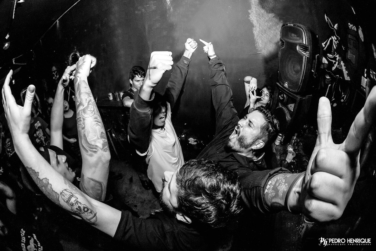 SAUDADES DISSO!
DO QUE VOCÊS TÃO COM SAUDADES?

Esperamos que estejam todxs bem, se cuidando e cuidando dos outros.

Dentro do possível fiquem em casa, e aos que não podem muita força nesses momentos.