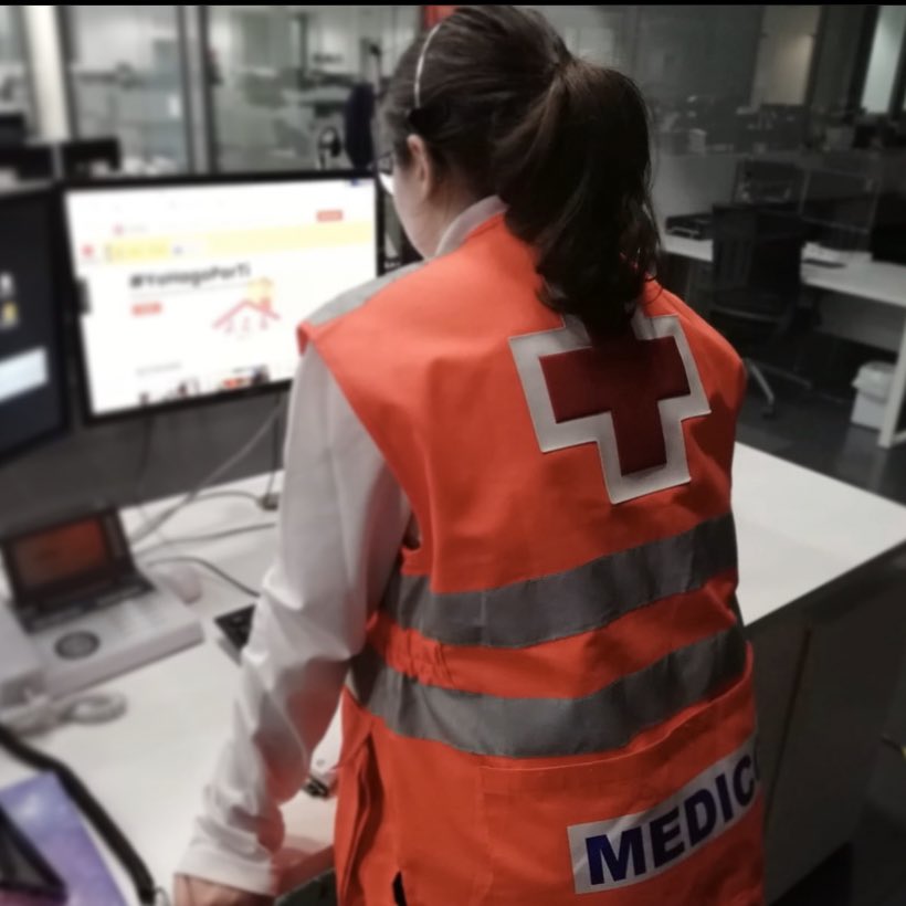 CruzRojaSevilla's tweet photo. Hoy queremos darle un 👏👏👏👏 enorme a las cientos de personas voluntarias de @CruzRojaSevilla que, cada día, se esfuerzan en ayudar a las personas vulnerables de #Sevilla 

¡ G R A C I A S ! 

#EsteVirusLoParamosEntreTodos 
#ProtegerLaHumanidad https://t.co/wYyKtFEivc