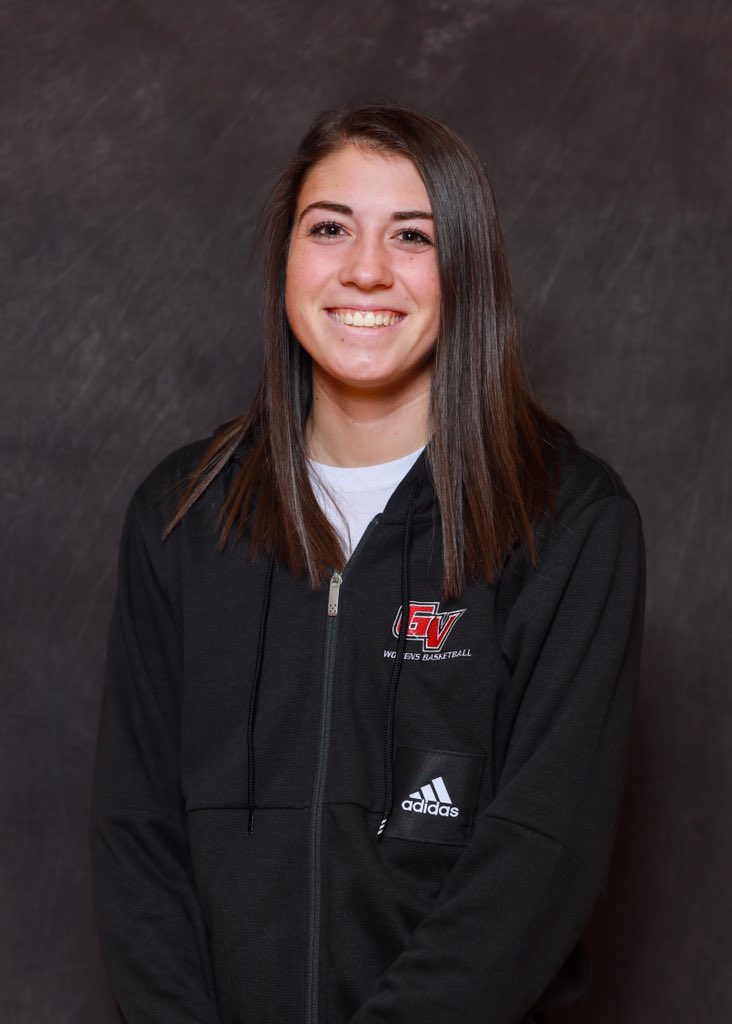 gv_wbb's tweet photo. Help us wish sophomore, Bri Jensen, a very happy birthday! We hope you have a day as incredible as you are, Bri! 🥳🎉💪 #AllHeart #DrivenWithin https://t.co/IJlY9osFdZ