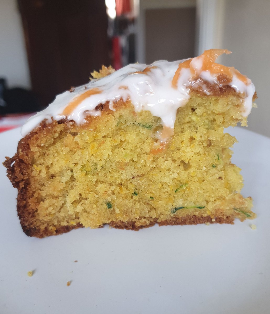 TGNutrition's tweet photo. #Coronabakeoff Veg cake !!Courgette, Carrot, and Orange cake 🤤 https://t.co/isnyxXNzpw