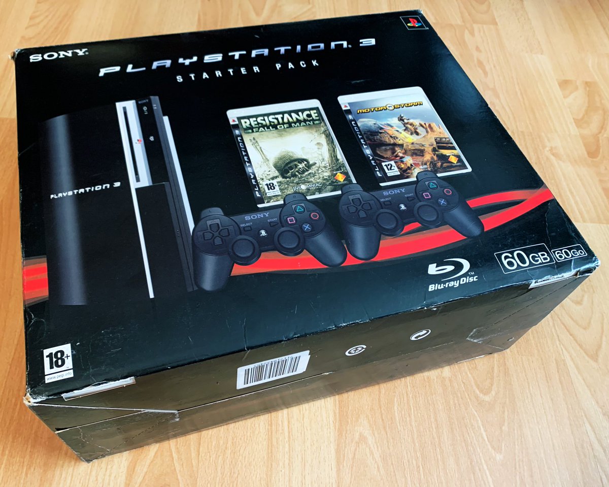 Sony PlayStation 3 Starter Pack (2007) Le meilleur pack de lancement de la PS3 : rétrocompatible PS2, 4 ports USB, un port SD, disque dur de 60GB, le lecteur blu-ray le moins cher du marché à l’époque, 2 pads et 2 nouvelles licences de course et FPS exclusives très correctes.