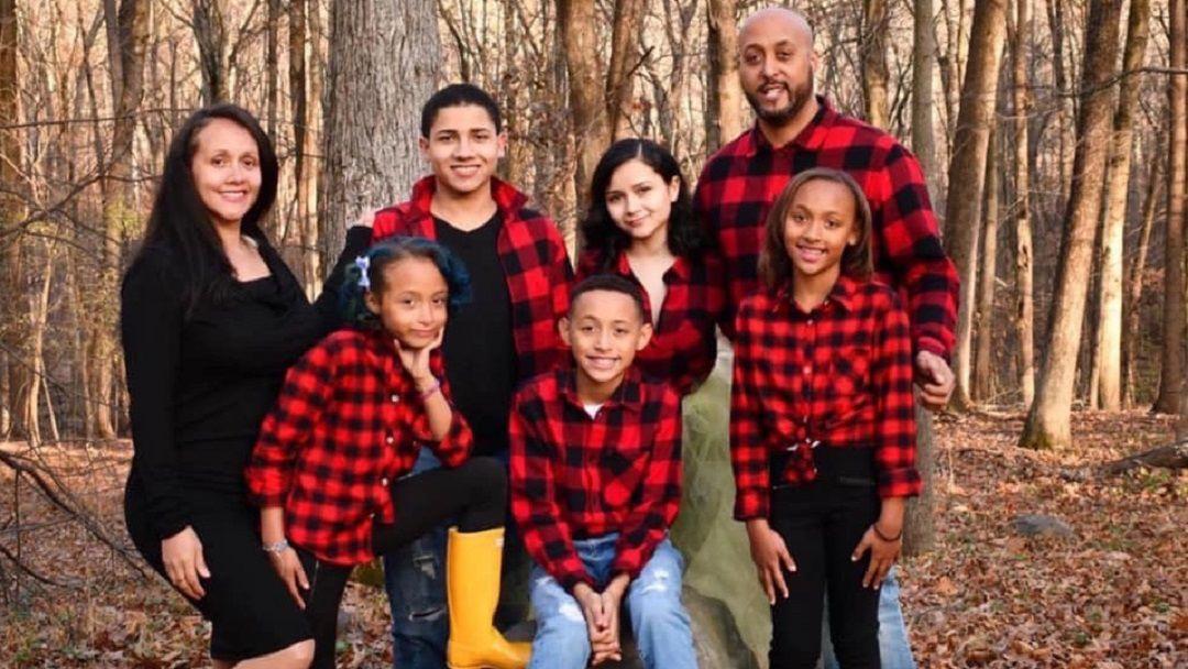 KMOV's tweet photo. Father of 5 dies from coronavirus on his twin daughters' 10th birthday, family says https://t.co/8hgc4mZdgA #KMOV https://t.co/Dofnrua1Hx
