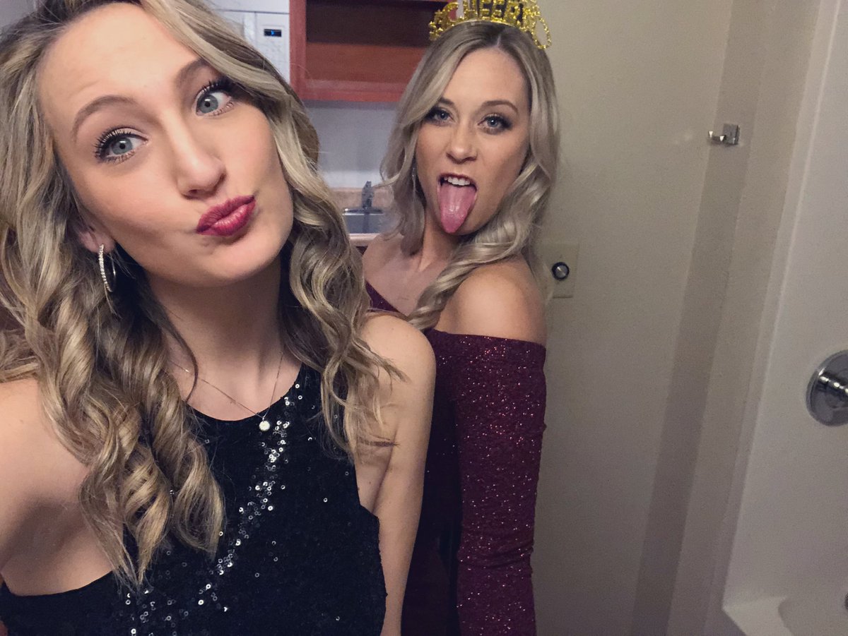lexipalmer28's tweet photo. Tough times at work make me extra thankful I work with someone as great as you 💗💗 @MegsHendershot https://t.co/c8U2dJBJ3F