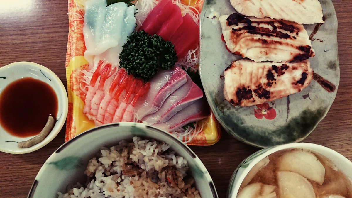 酢飯じゃないご飯で刺身食べたい気分