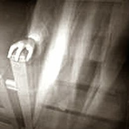 ensharq's tweet photo. #paranormal 
Ghost Foot Steps
https://t.co/dVVRAmUhkc https://t.co/AHPDCIq7v8