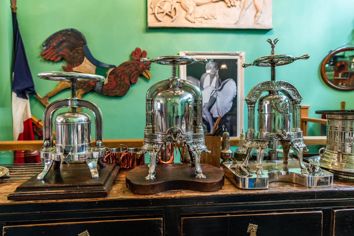 #onthisday in 2011 - the magnificent <a href="/CVersailles/">Château de Versailles</a> was the setting in honour of #French culture and #gastronomy in celebration of the inscription of the French in <a href="/UNESCO/">UNESCO 🏛️ #Education #Sciences #Culture 🇺🇳</a> List of Intangible Cultural Heritage of Humanity.On the menu was pressed Challans #ducks exactly as Otto does!