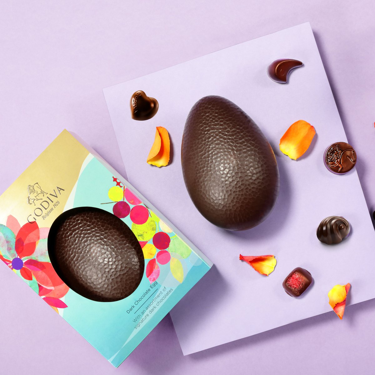 Gift that special someone with the delicious surprise of Godiva’s Dark Chocolate Pixie Egg. Smooth Belgian chocolate with a tempting assortment of signature chocolates.  Available online to deliver to their door🙌🍫
#Easter #Godiva #Chocolate #WonderAwaits