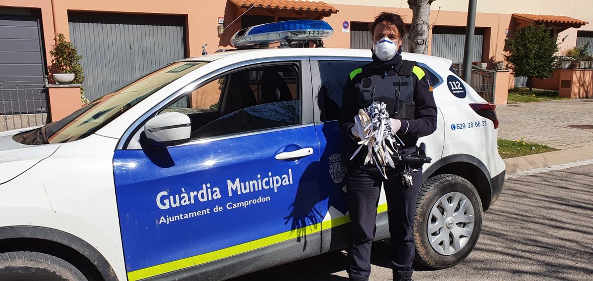 ivetteabascal's tweet photo. Gràcies a l’Associació de Dones de la Vall de Camprodon per els casquets que ja ens hem posat avui a Medicina Interna #TruetasomTOTS #valldecamprodon #COVID2019 #solidaritatCOVID19 https://t.co/qwN7jzgLP1