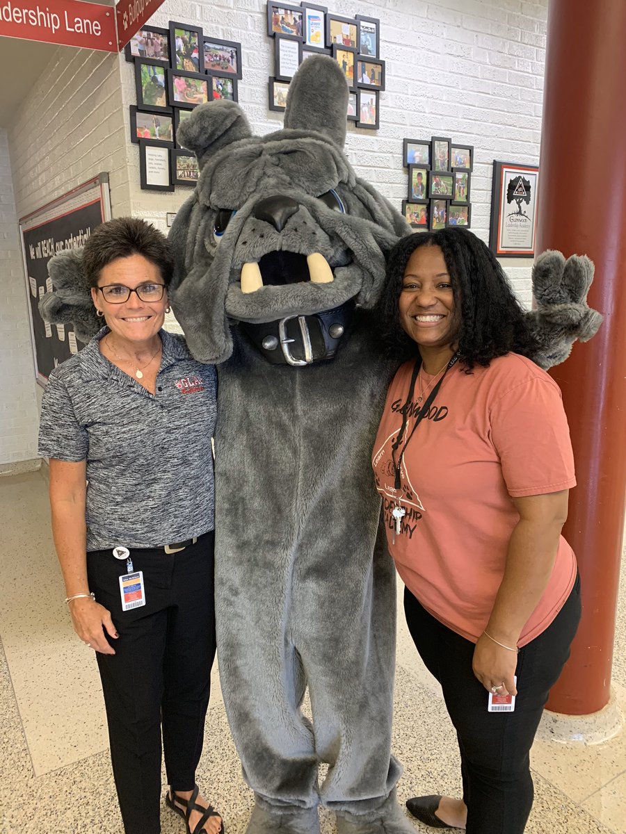 BowserBullpup's tweet photo. Happy National Assistant Principal’s Week to our amazing AP, DeVon Simon. GLA is so blessed to have you.  Looking forward to the day we are all back together again!❤️ @EVSCGlenwood @dcpassion2014 https://t.co/tRLuyFofUo
