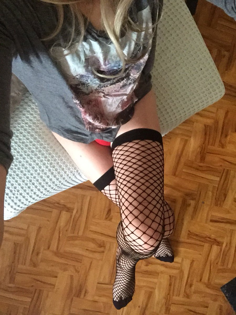 Evde kaldıkça hem daralıyorum hem darlaşıyorum😃Karantina sonrası görüşeceğim ilk aktif çok şanslı olacak😉 
<a href="/TurkGayPlatform/">TürkGayPlatform🥇🇹🇷🏳️‍🌈</a>