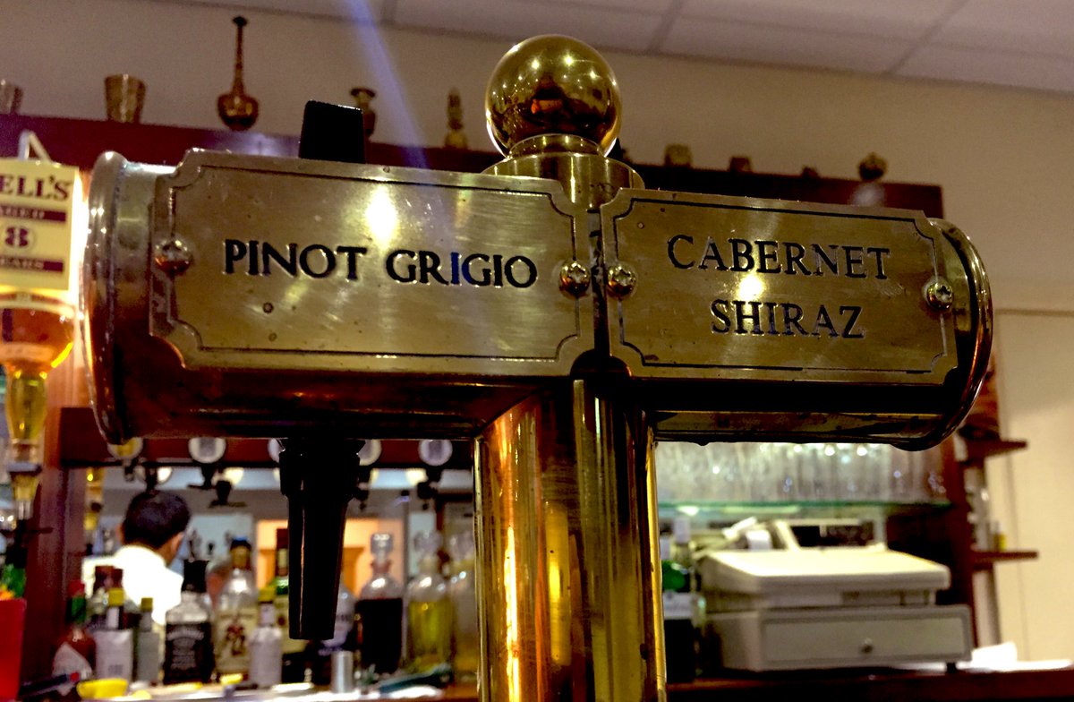 Wine by the pint at <a href="/KnoleEvents/">TheKnole</a>! 😂

#freemasonry #teetotal #winelover #masoniclodge #bournemouth