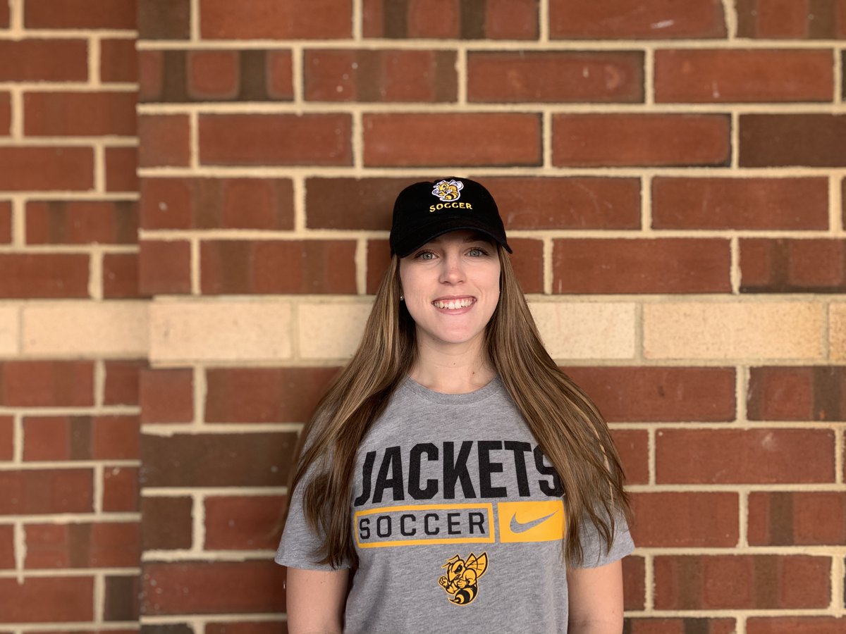 MVHS_Counseling's tweet photo. Megan DeBernard is planning to play soccer and study business at Randolph Macon next year!! https://t.co/aGVjWtdWZF