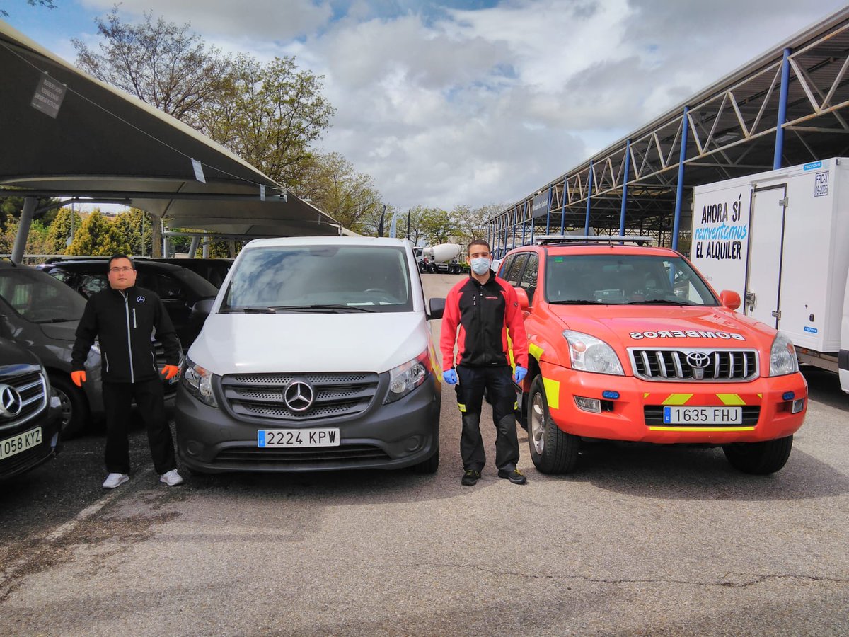 VctorManueFdez's tweet photo. Queremos dar las gracias a Mercedes Benz Madrid, @MBenzEspana,
por prestarnos una furgoneta para realizar las labores necesarias debido a la situación actual.
#COVID19 
#QuedateEnCasa https://t.co/HTOEkc6QnK