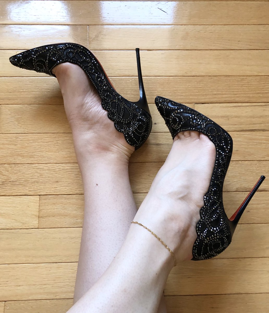 Good morning!Today I’m wearing my fanciest heels as motivation to get through my 4th consecutive Monday in lockdown.