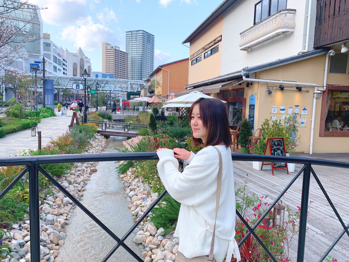 Rika_Minamida's tweet photo. 今日は、ハーバーランドで幼なじみと会ってきました‼️
ひたすら話してたけど、やっぱり安定だ〜🥰💕
プリクラは誰だか分からないぐらい目が大きくなってて笑い転げた😂💦
YouTubeに動画も上げているので、ぜひ確認してね〜🌼↓↓↓
https://t.co/jLQmpRi6K8

#うざい女
#パンケーキ女子
#南田梨花 https://t.co/JT4qppuiu7