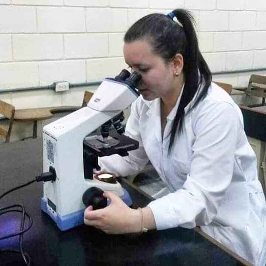 espaciopublico's tweet image. #DenunciaEP | La Primera Dama del estado #Trujillo y Presidenta de la Fundación Trujillana para la Salud, Jacqueline Peñaloza, ordenó la detención de la bioanalista Andrea Sayago por publicar una orden de exámenes a una paciente con #Covid19 en un grupo de WhatsApp el #4abr