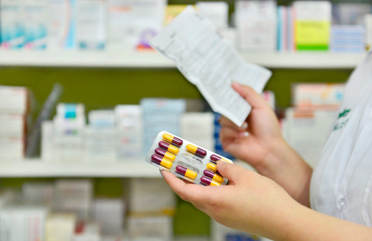 EMA_News's tweet photo. Supply of medicines is a critical concern for medicine regulators. What are the new measures taken by EU authorities to support availability of 💊💊 used in the #COVID19 pandemic? 📢Check out our communication: 👉https://t.co/pQjIwgdioU https://t.co/PT8BkIlTLS