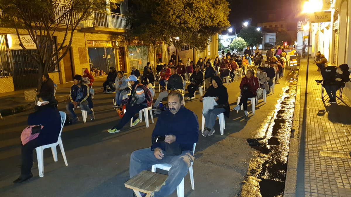 SALTA TE CUIDA 

👉Equipos de voluntarios de <a href="/MuniSalta/">Salta Ciudad</a> trabajan desde la madrugada para que nuestros adultos mayores puedan cobrar sus ingresos en condiciones de prevención y cuidado

#BuenLunes 
#AdultosMayores
#GobiernoEnAcción
#AlVirusLoFrenamosEntreTodos
#CoronaVirus
#Salta