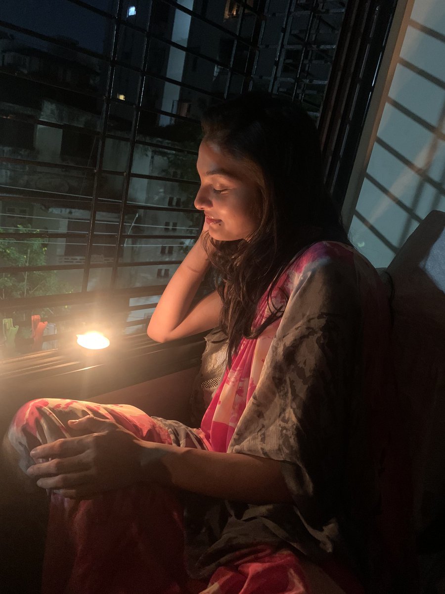 DeepikaMehta93's tweet photo. @realmemobiles Here's my entry team
@realmemobiles
#CreateAtHome.
#CloseToLight #shotonreal
Join in @Jainam2410 @bhaveshmb3 https://t.co/FsvdvhwYrW